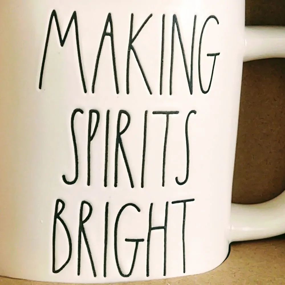 NEW IN BOX RAE DUNN CHRISTMAS MAKING SPIRITS BRIGHT MUG & GARLAND GIFT SET